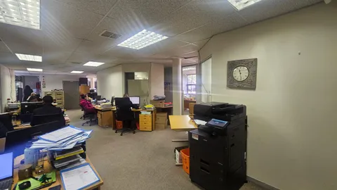 379 Lynnwood Road, Pretoria Stegmann attorneys offices has a 760m² Office Space Available To Let (28)